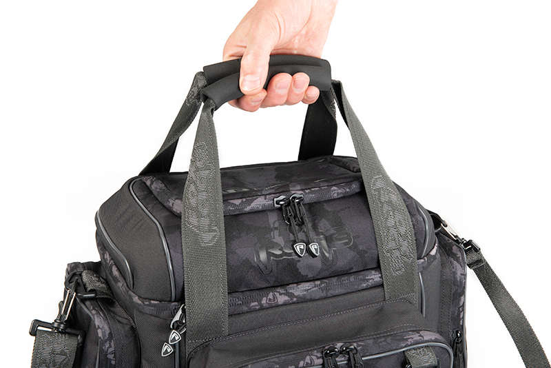 Fox Rage Voyager Camo Carryall M (incl. 4 Medium Shallow & 1 Small Tackleboxes)