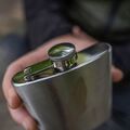 Korum Classic Hip Flask Barbel 7oz/200ml - Fles